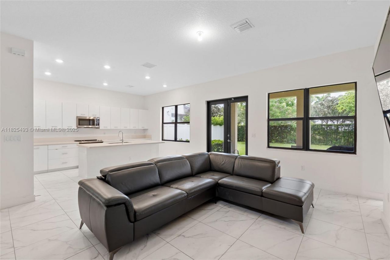 4349 SW 173rd Ave, Miramar, FL 33029 Photo