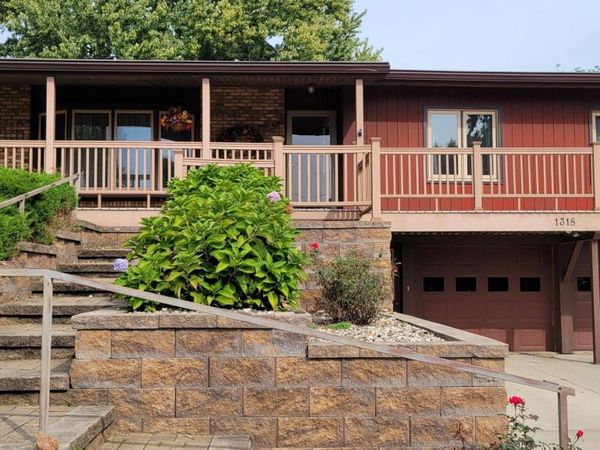 1318 Sunset Drive, Hampton, IA 50441