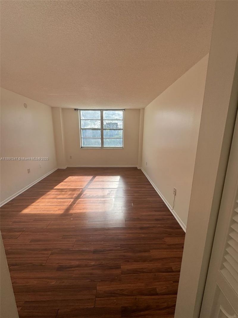 15600 NW 7th Ave, Unit 215, Miami, FL 33169 Photo