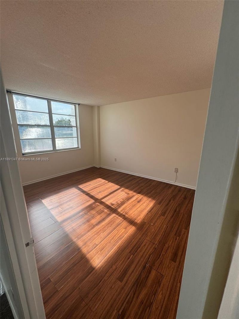 15600 NW 7th Ave, Unit 215, Miami, FL 33169 Photo