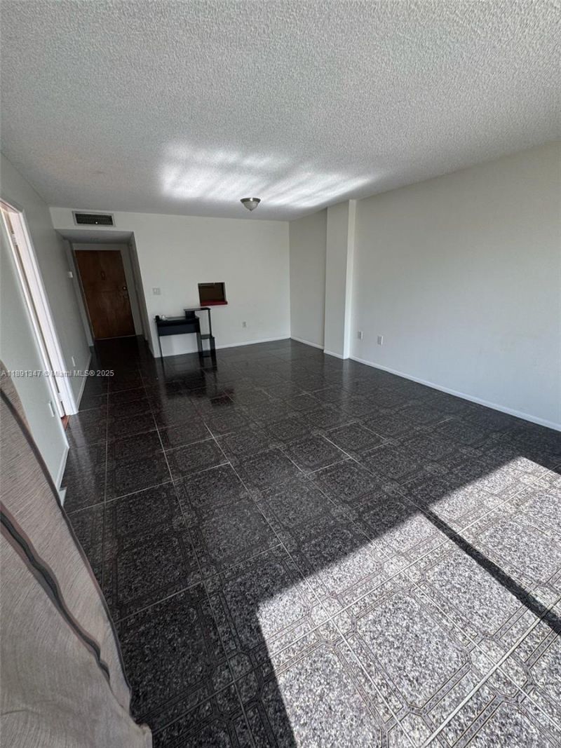 15600 NW 7th Ave, Unit 215, Miami, FL 33169 Photo
