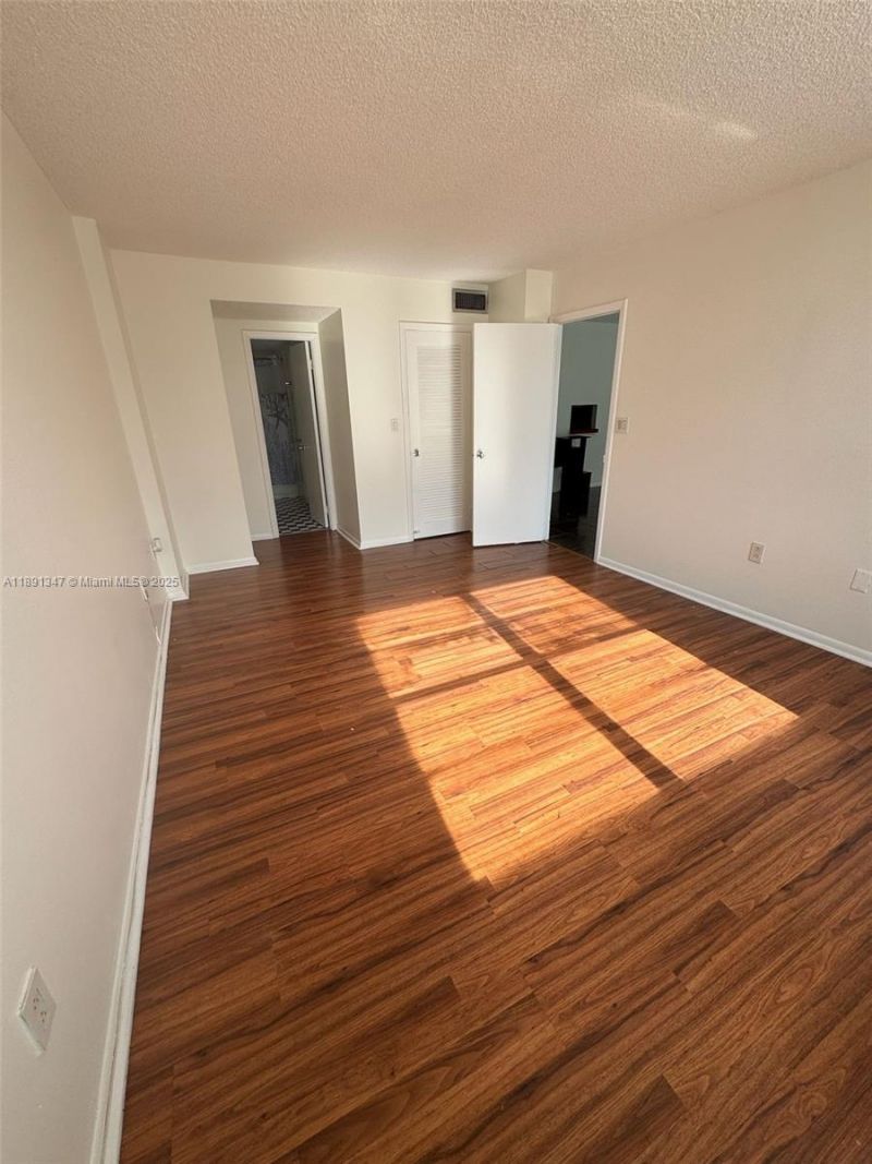 15600 NW 7th Ave, Unit 215, Miami, FL 33169 Photo