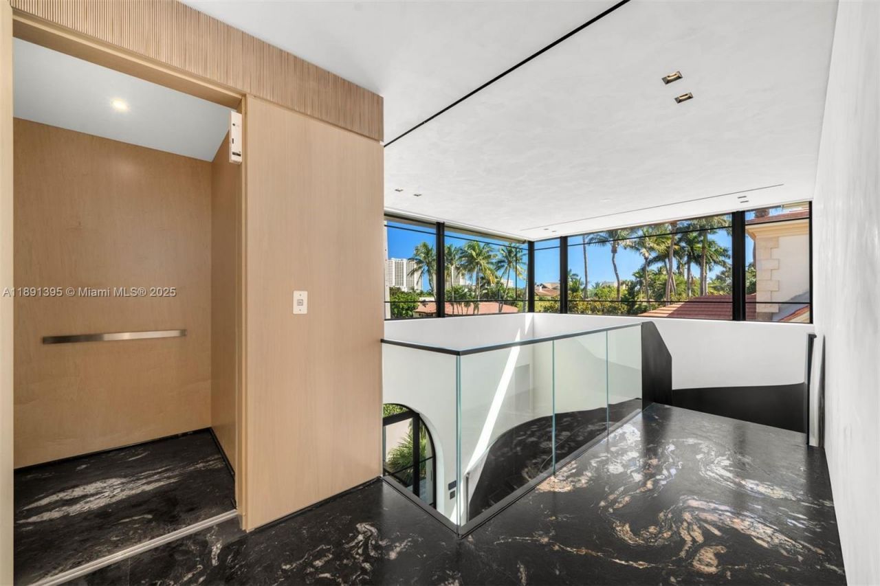 2401 Spanish River Rd, Boca Raton, FL 33432 Photo