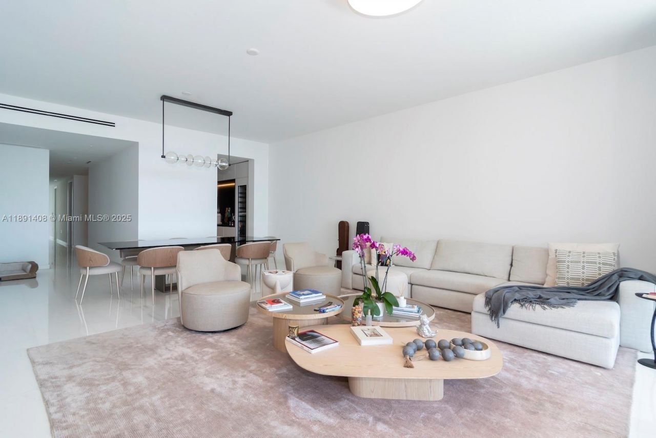 300 Biscayne Blvd Way, Unit 3503, Miami, FL 33131 Photo