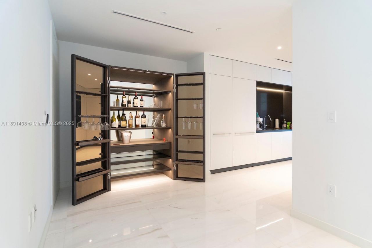 300 Biscayne Blvd Way, Unit 3503, Miami, FL 33131 Photo