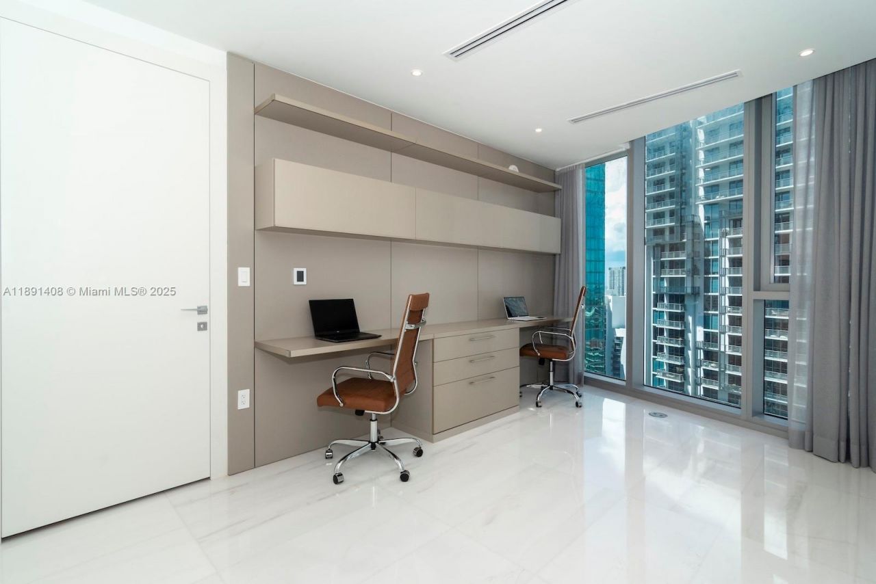 300 Biscayne Blvd Way, Unit 3503, Miami, FL 33131 Photo