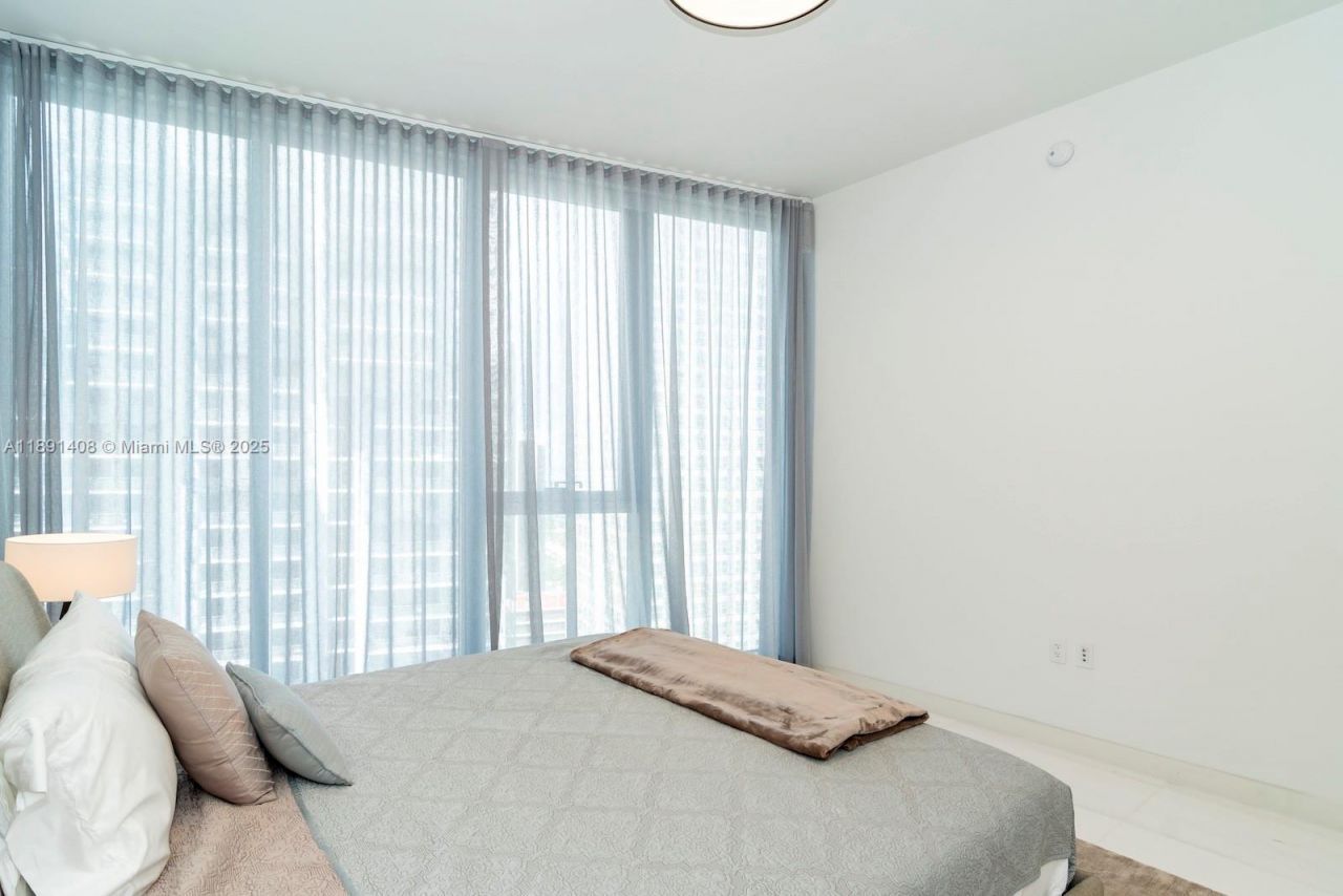 300 Biscayne Blvd Way, Unit 3503, Miami, FL 33131 Photo