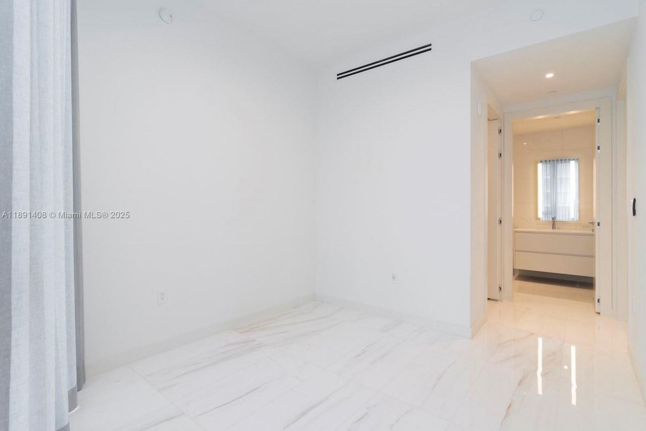 300 Biscayne Blvd Way, Unit 3503, Miami, FL 33131 Photo