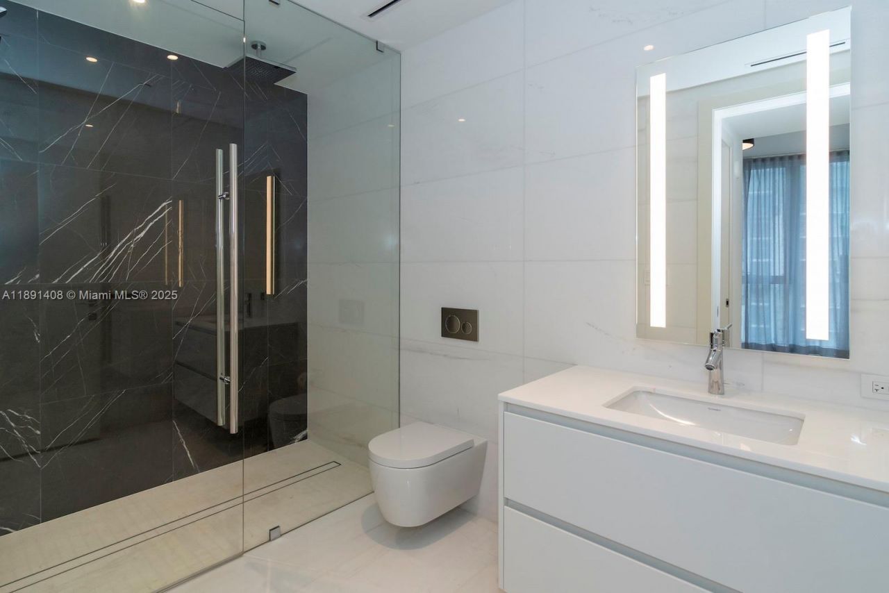 300 Biscayne Blvd Way, Unit 3503, Miami, FL 33131 Photo