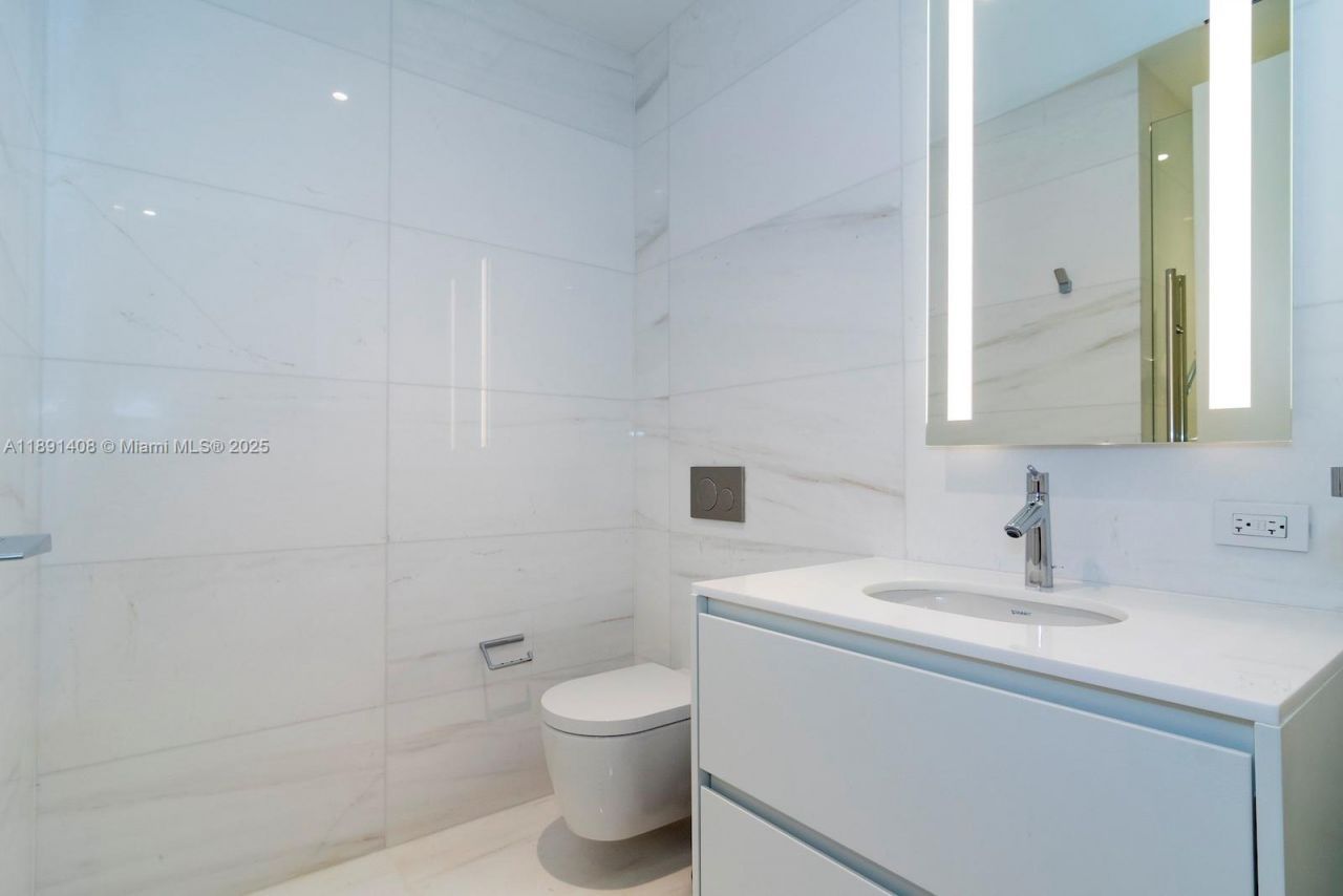 300 Biscayne Blvd Way, Unit 3503, Miami, FL 33131 Photo