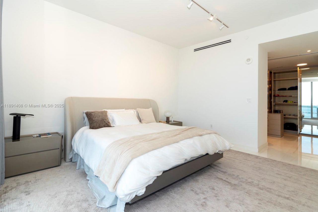 300 Biscayne Blvd Way, Unit 3503, Miami, FL 33131 Photo