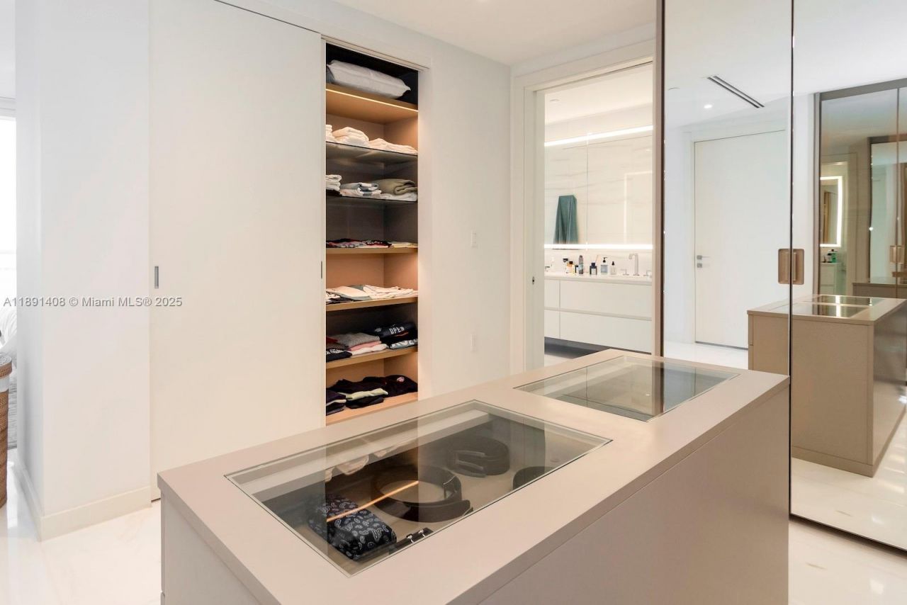 300 Biscayne Blvd Way, Unit 3503, Miami, FL 33131 Photo