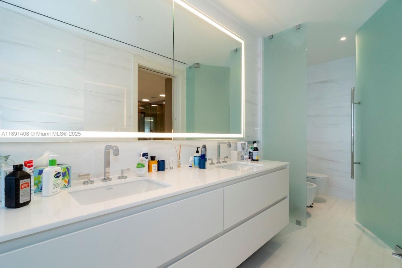 300 Biscayne Blvd Way, Unit 3503, Miami, FL 33131 Photo