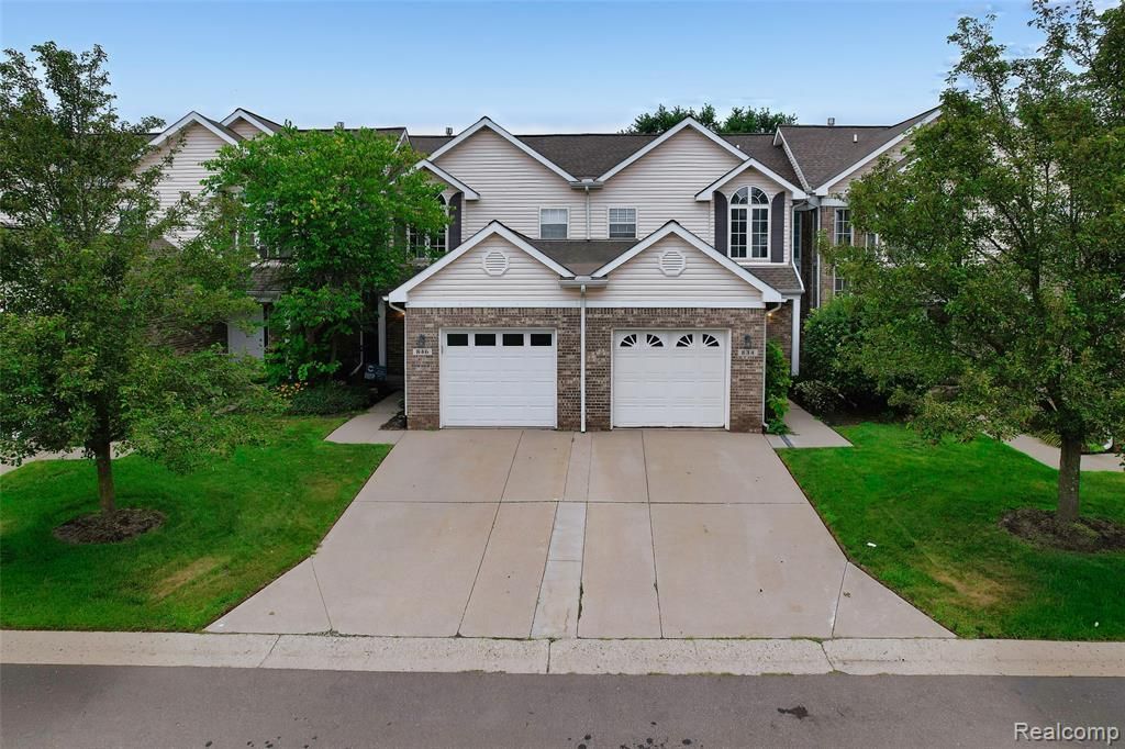 834 Natures Cove Court, Wixom, MI 48393 Main Photo
