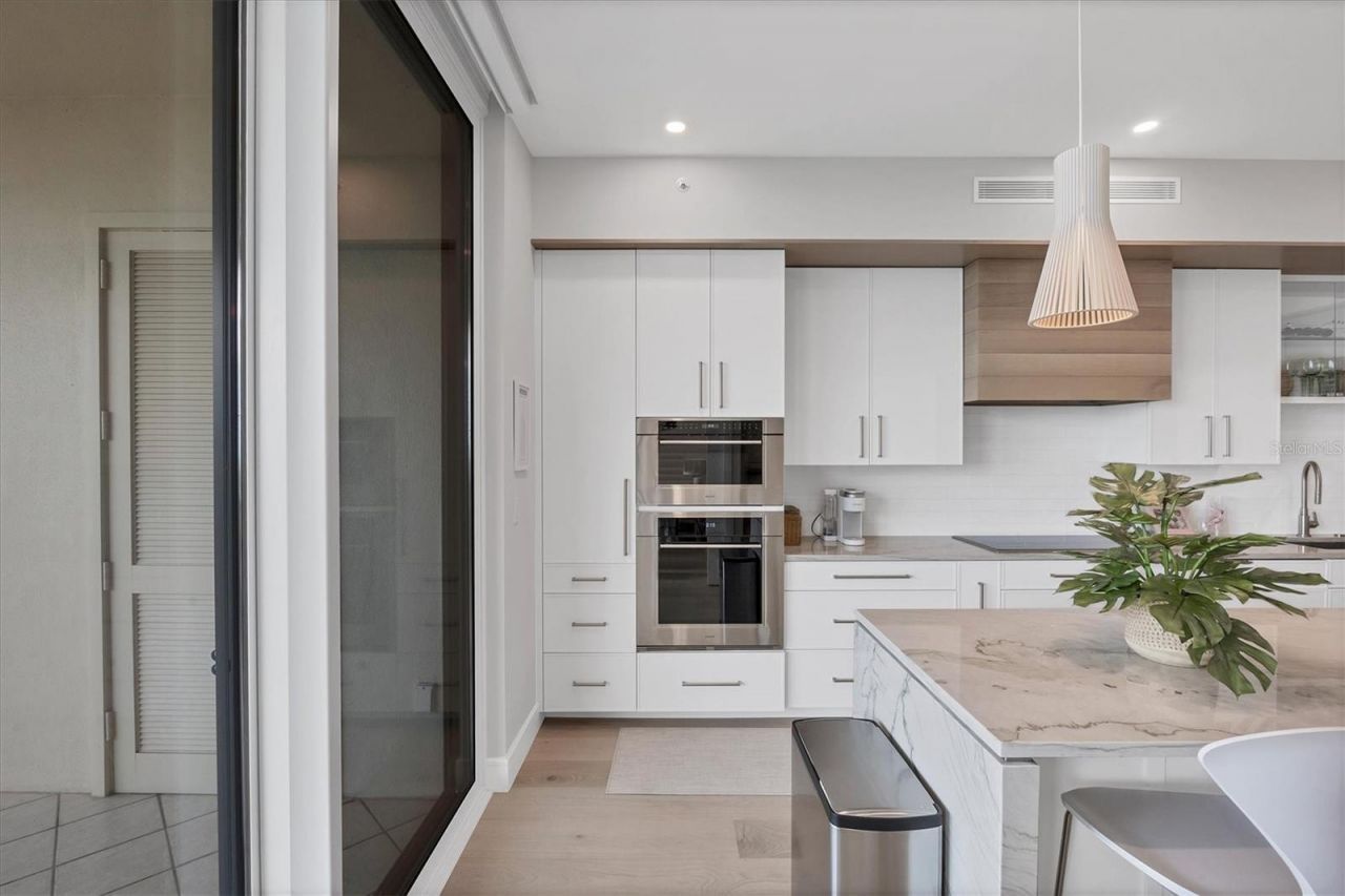 435 L Ambiance Drive, Unit J703, Longboat Key, FL 34228 Photo