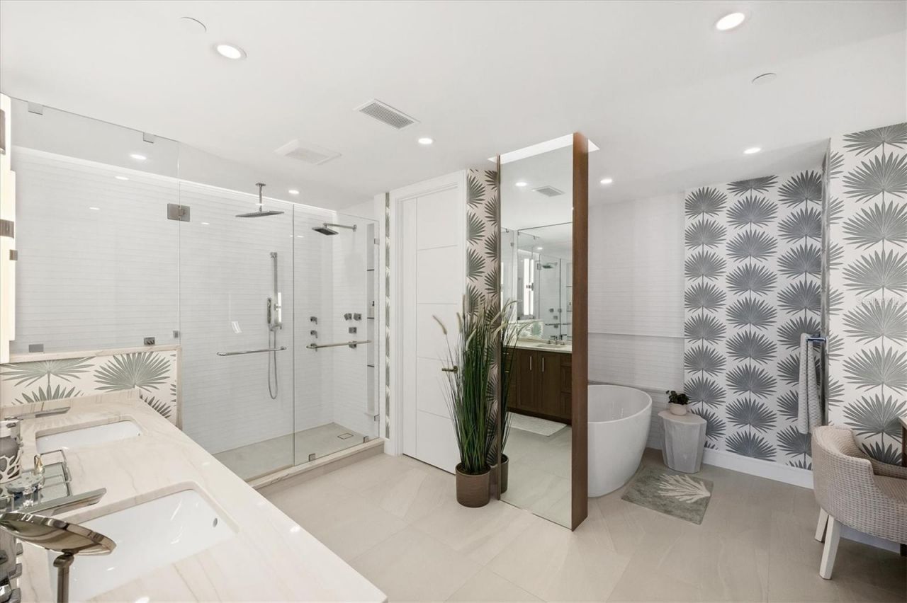 435 L Ambiance Drive, Unit J703, Longboat Key, FL 34228 Photo