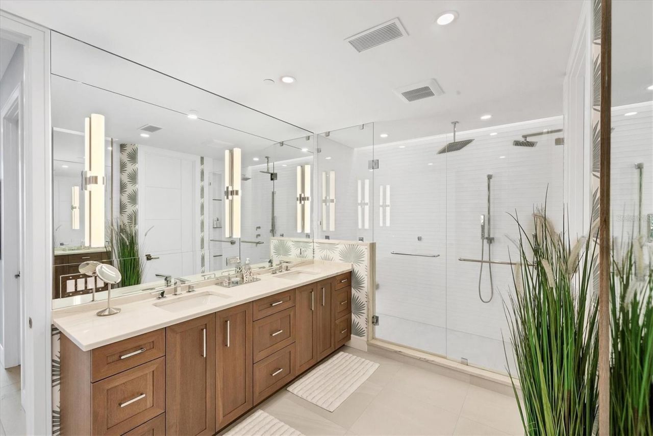 435 L Ambiance Drive, Unit J703, Longboat Key, FL 34228 Photo