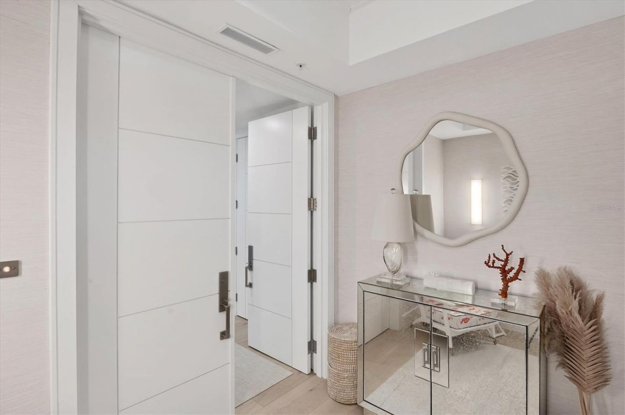 435 L Ambiance Drive, Unit J703, Longboat Key, FL 34228 Photo