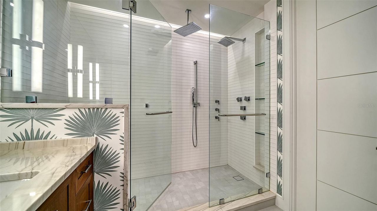 435 L Ambiance Drive, Unit J703, Longboat Key, FL 34228 Photo