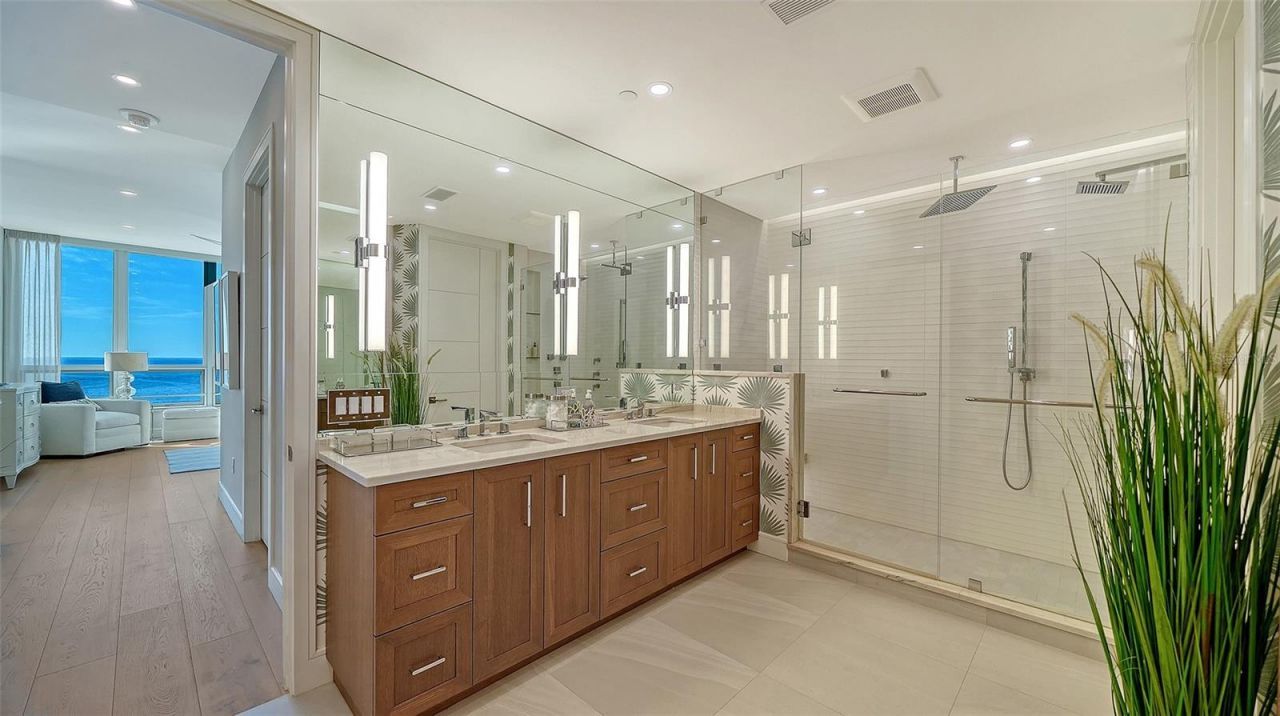 435 L Ambiance Drive, Unit J703, Longboat Key, FL 34228 Photo