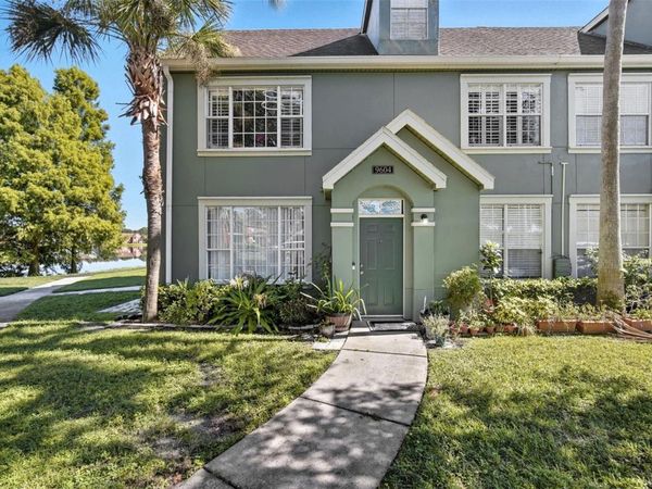 9604 LAKE CHASE ISLAND WAY, TAMPA, FL 33626