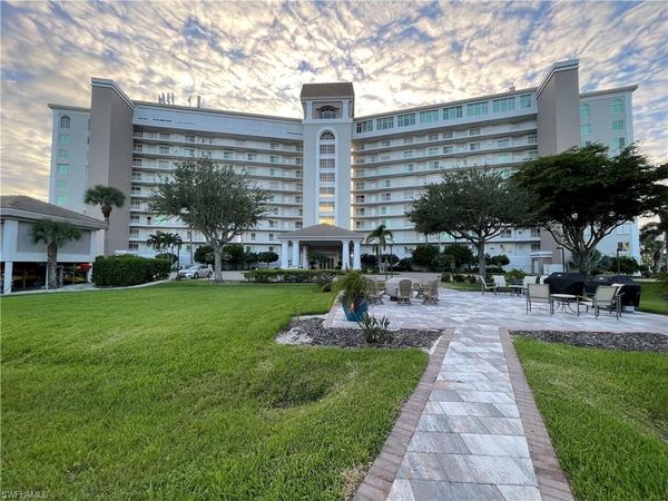 13105 Vanderbilt DR, Unit 802, NAPLES, FL 34110