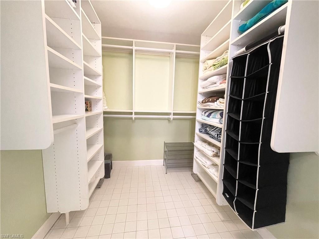 13105 Vanderbilt Dr, Unit 802, Naples, FL 34110 Photo