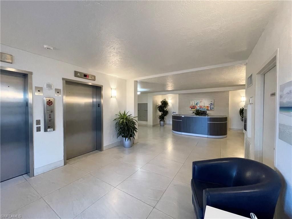 13105 Vanderbilt Dr, Unit 802, Naples, FL 34110 Photo