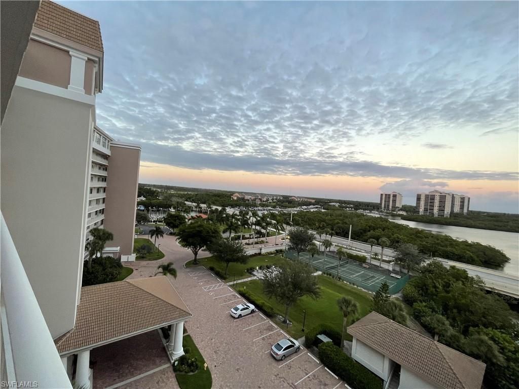 13105 Vanderbilt Dr, Unit 802, Naples, FL 34110 Photo