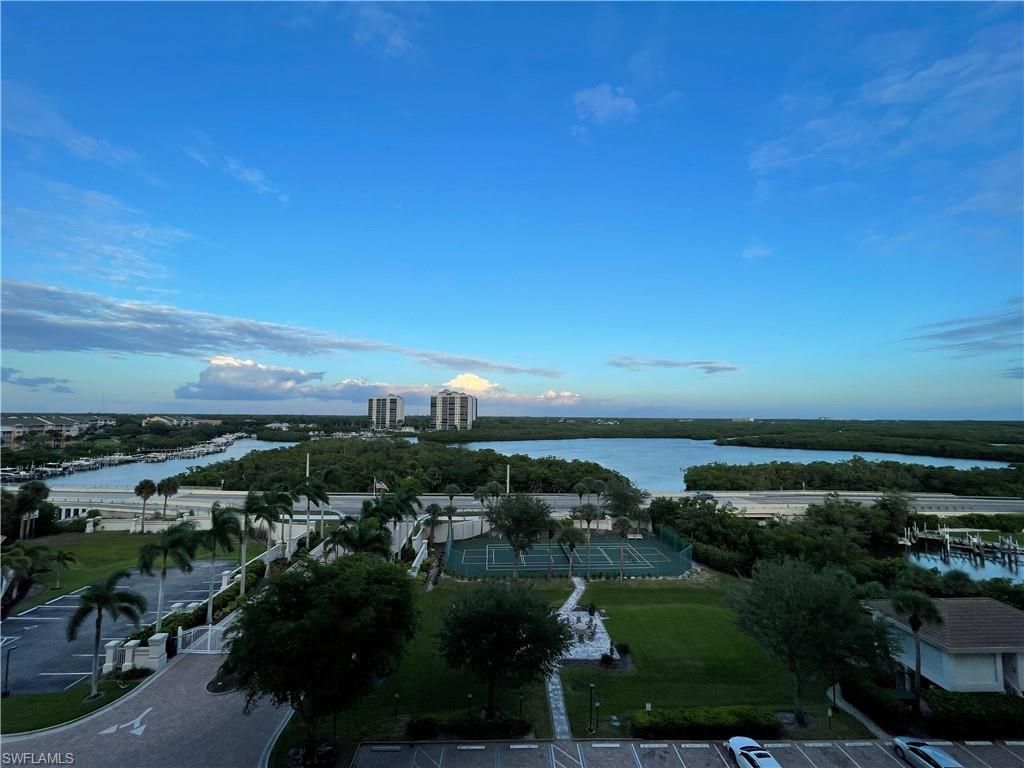 13105 Vanderbilt Dr, Unit 802, Naples, FL 34110 Photo