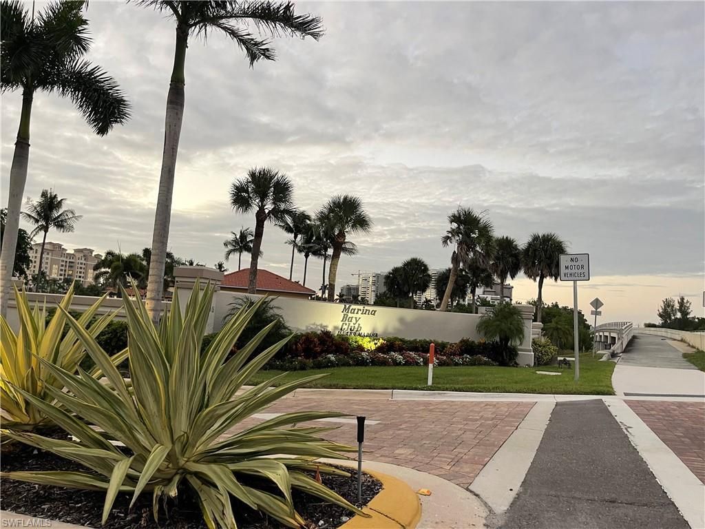 13105 Vanderbilt Dr, Unit 802, Naples, FL 34110 Photo