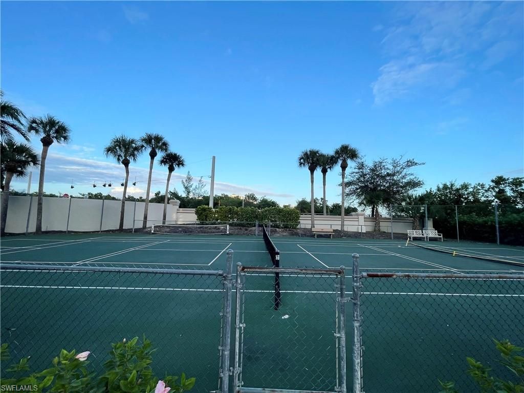 13105 Vanderbilt Dr, Unit 802, Naples, FL 34110 Photo