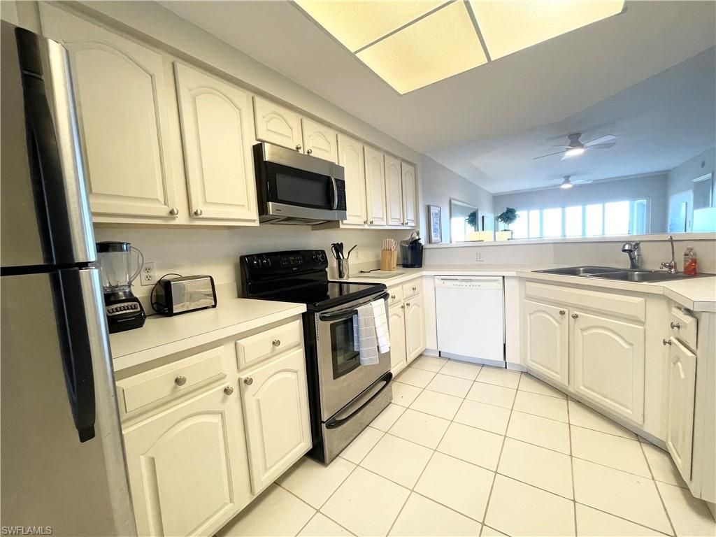 13105 Vanderbilt Dr, Unit 802, Naples, FL 34110 Photo