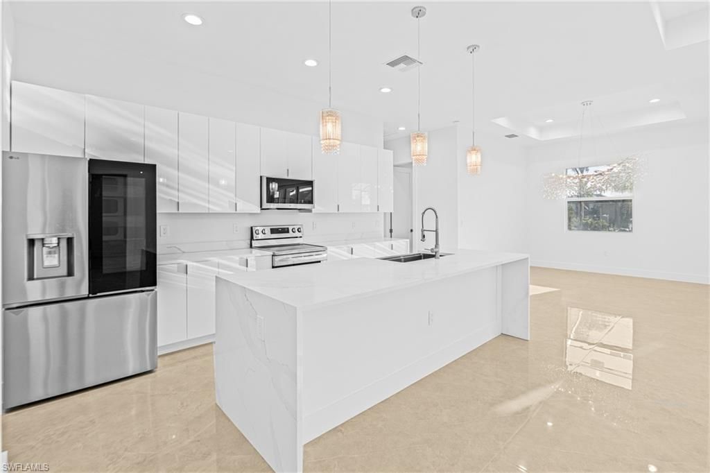 821 NW 37th Pl, Cape Coral, FL 33993 Photo