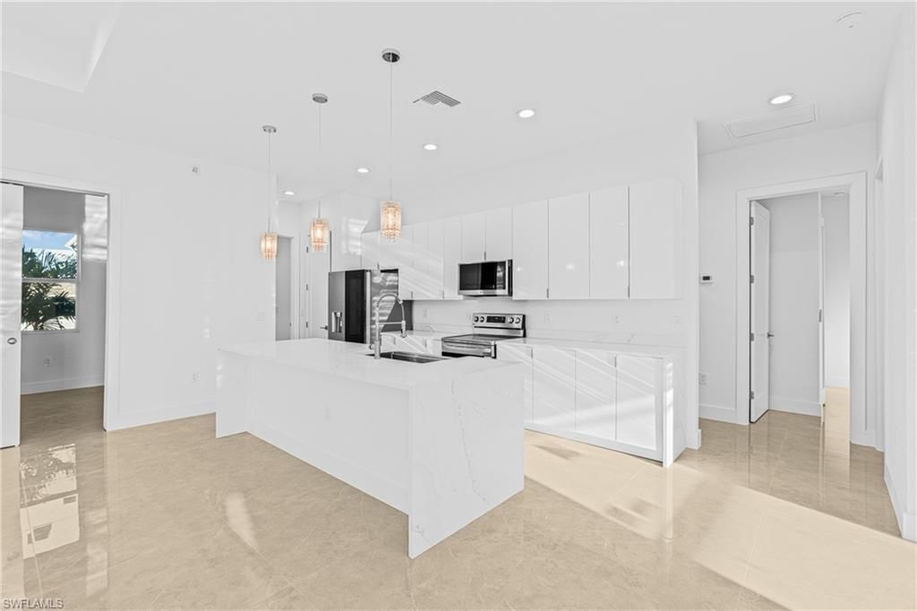 821 NW 37th Pl, Cape Coral, FL 33993 Photo