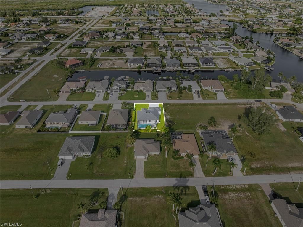 821 NW 37th Pl, Cape Coral, FL 33993 Photo