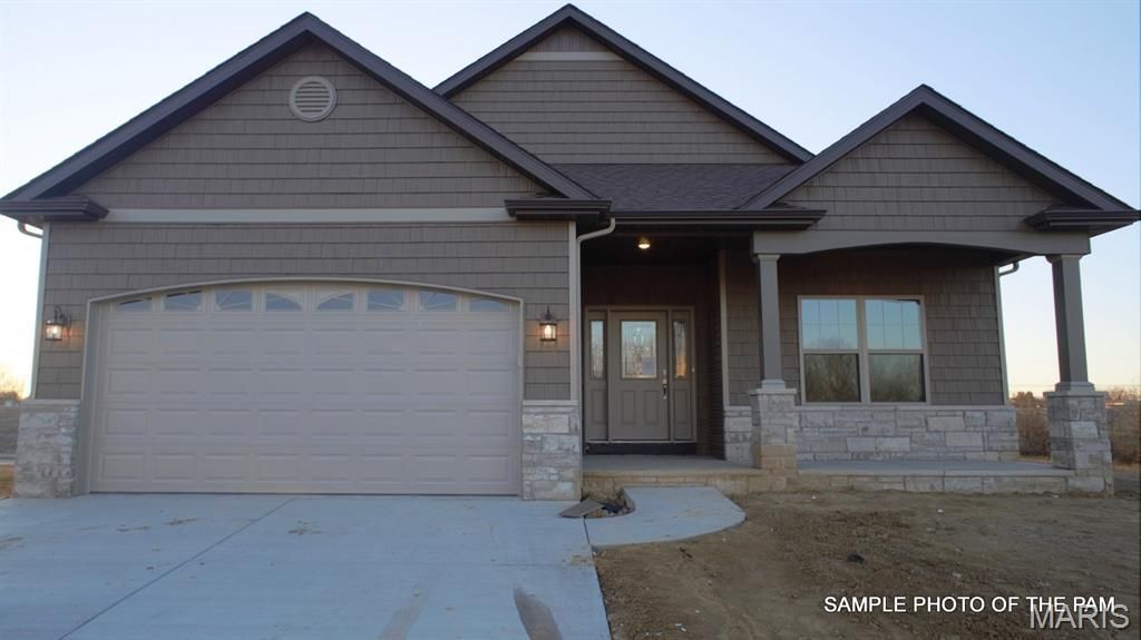 477 Hayden Drive, Waterloo, IL 62298 Main Photo