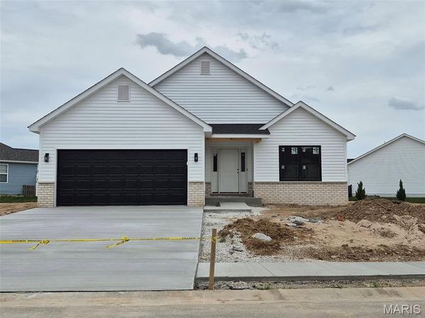 477 Hayden Drive, Waterloo, IL 62298