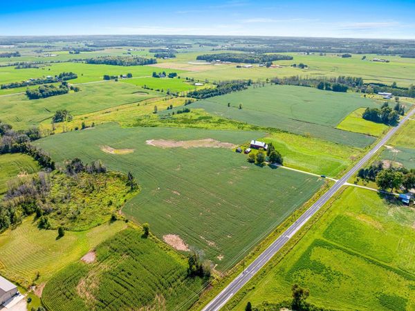 8177 Middle Rd, Manitowoc Rapids, WI 54220