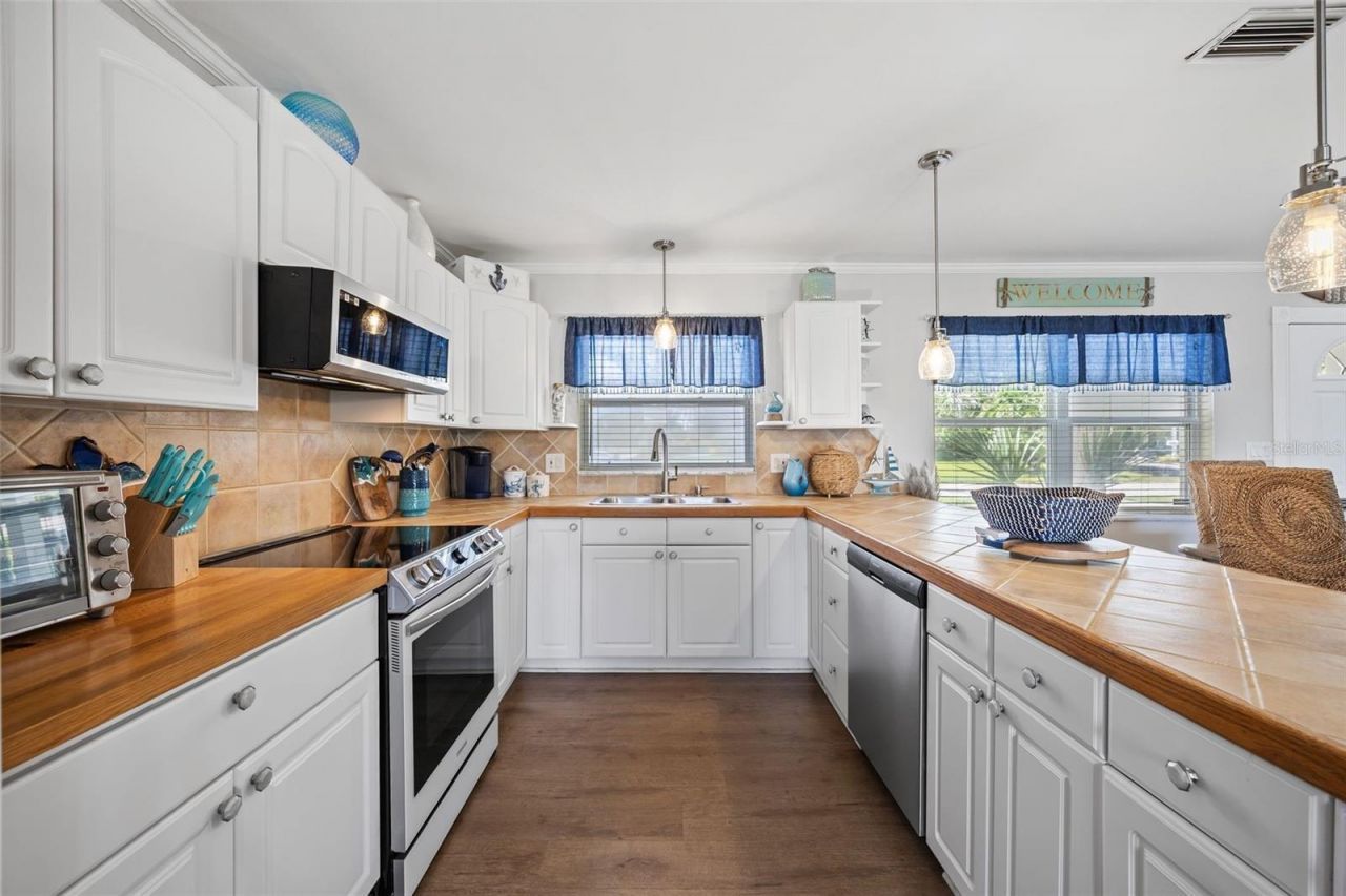 3596 Beach Drive Se, Saint Petersburg, FL 33705 Photo