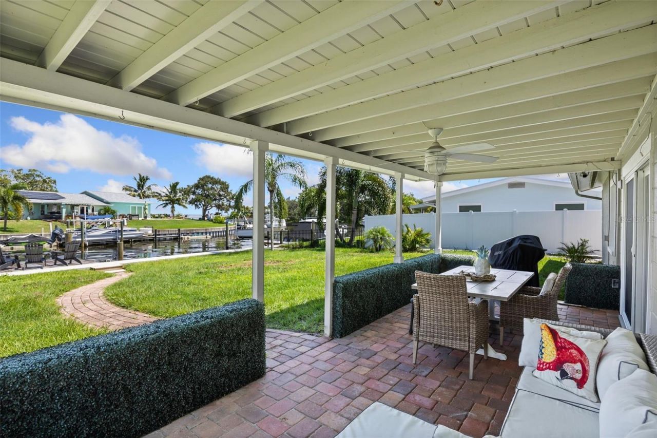 3596 Beach Drive Se, Saint Petersburg, FL 33705 Photo