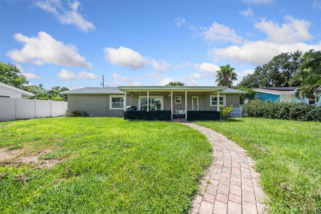 3596 Beach Drive Se, Saint Petersburg, FL 33705 Photo
