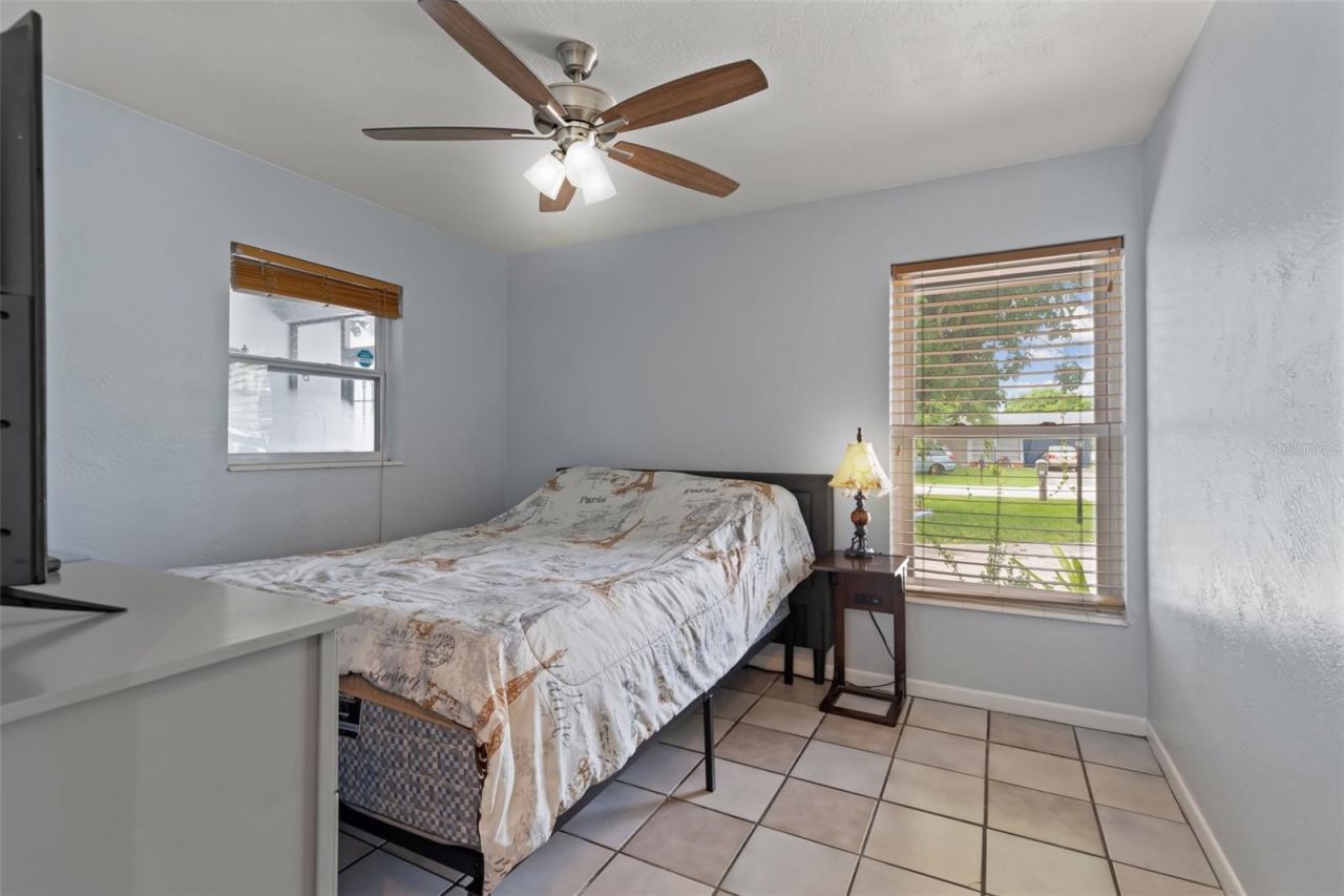 2705 SE 18th Place, Cape Coral, FL 33904 Photo