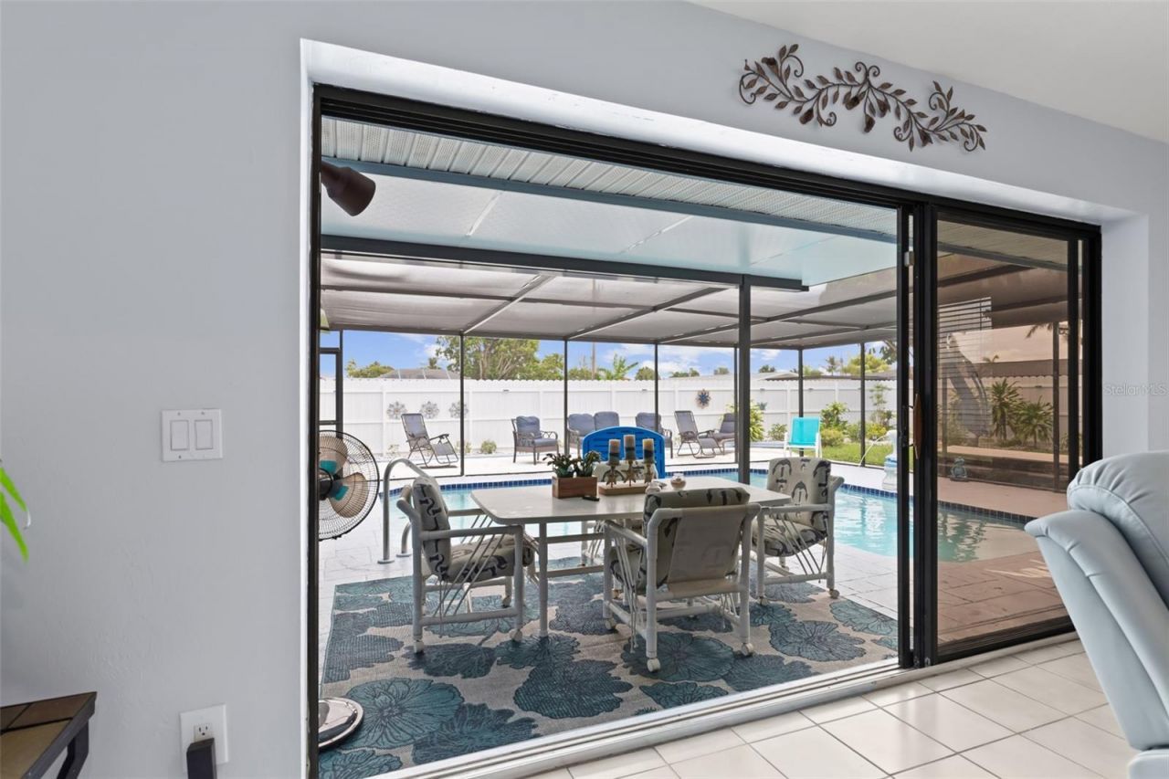 2705 SE 18th Place, Cape Coral, FL 33904 Photo