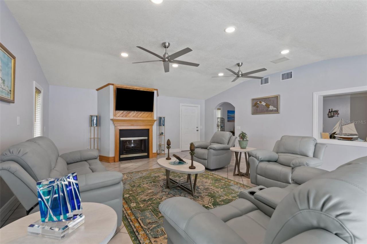 2705 SE 18th Place, Cape Coral, FL 33904 Photo