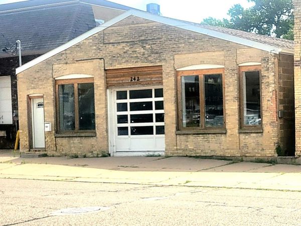 242 W Edgewater Street, Portage, WI 53901