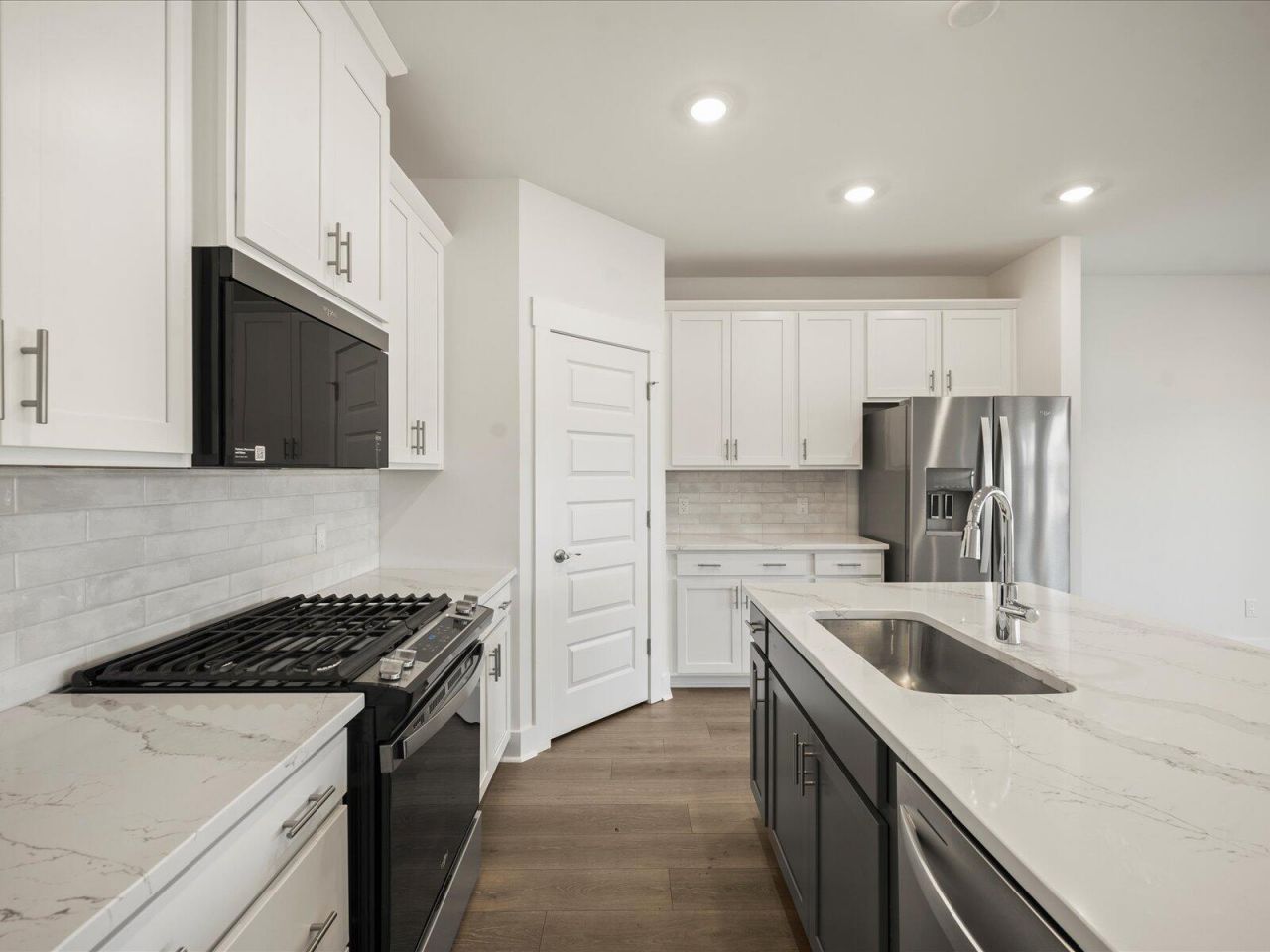 432 Radiant Blue Way Photo 4