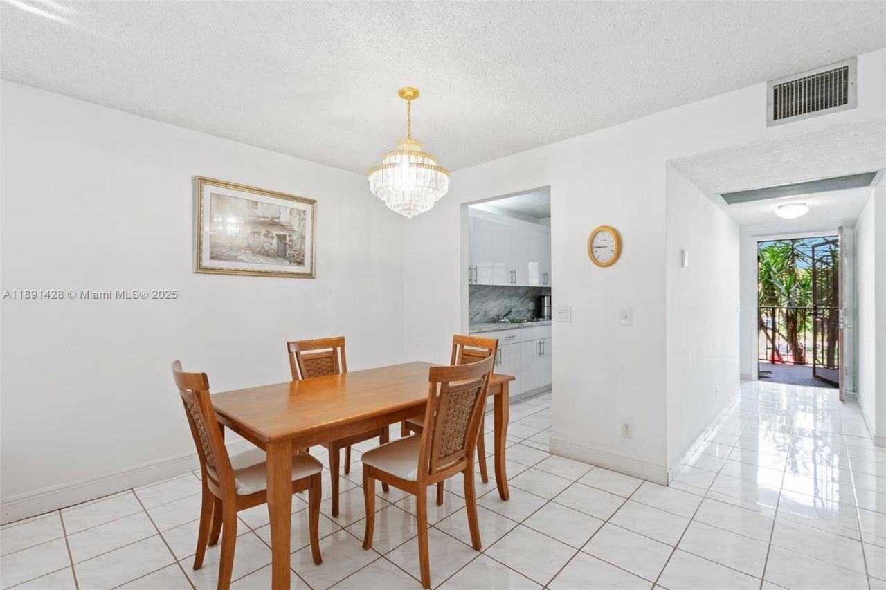 1251 SW 125th Ave, Unit 211T, Pembroke Pines, FL 33027 Photo