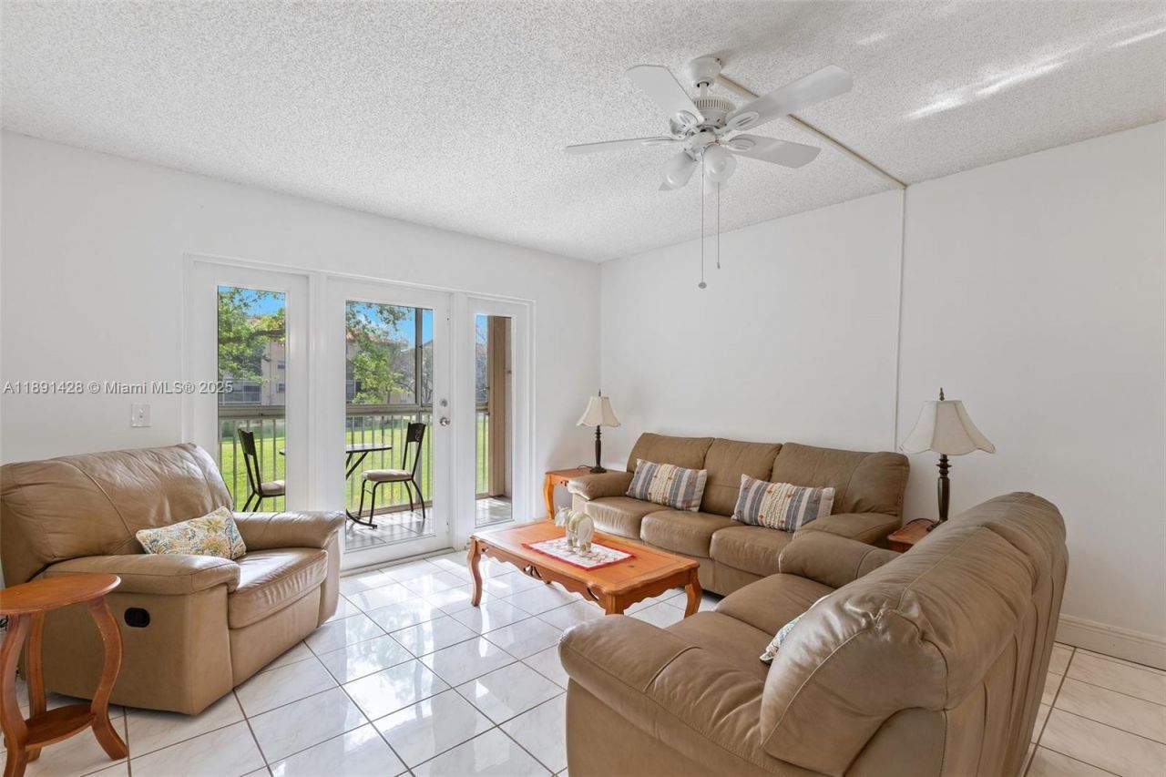 1251 SW 125th Ave, Unit 211T, Pembroke Pines, FL 33027 Photo