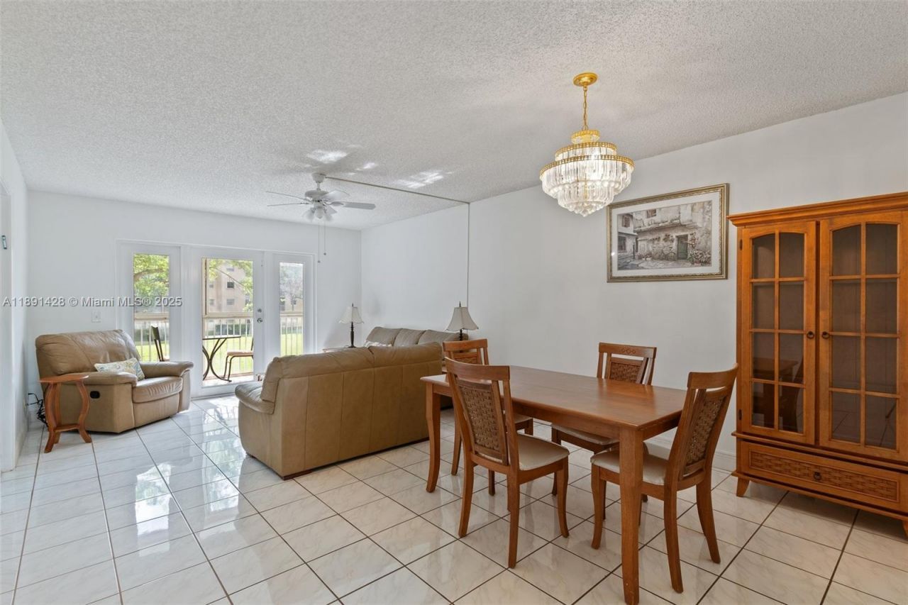 1251 SW 125th Ave, Unit 211T, Pembroke Pines, FL 33027 Photo